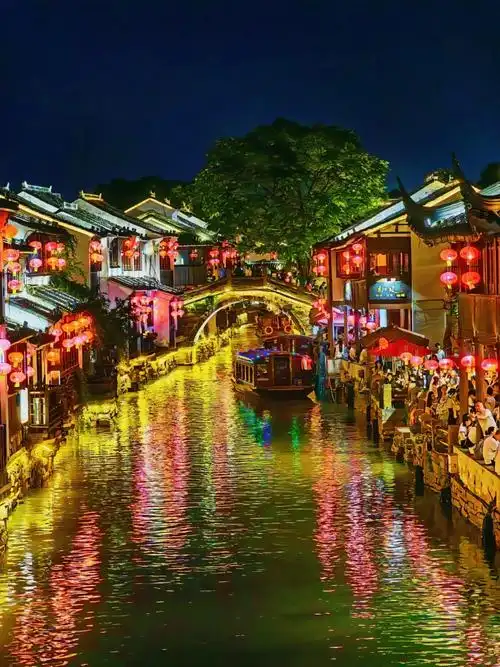 苏州竟有如此场景!_姑苏_感觉_夜景