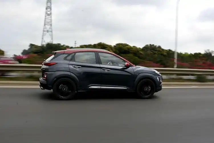 高性能时尚酷跑suv北京现代encino深度试驾