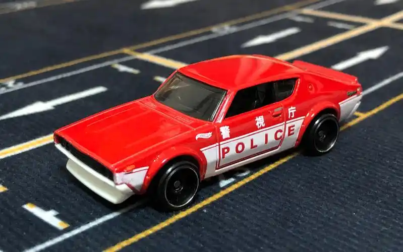 风火轮 hotwheels 日产尼桑 天际线 2000 gt-r 警车