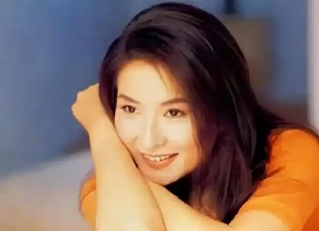 天后陈淑桦终生未婚无性无爱和青灯古佛相伴被妈妈毁掉一生