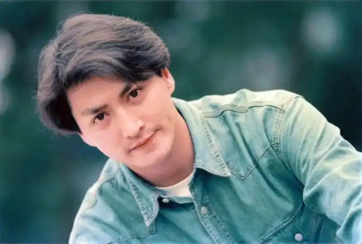 来,今儿,咱就来聊聊"最帅展昭"何家劲背后的那些瓜这不禁让人好奇