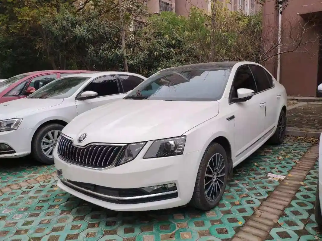 日产轩逸较量斯柯达明锐,同为紧奏型家用车,谁的"性价比"高?