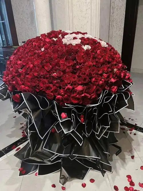 999朵红玫瑰