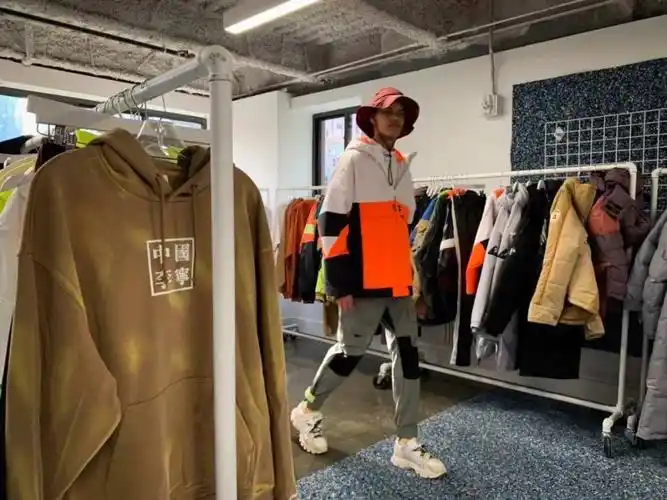 李宁的电竞生意:年轻人在哪里,我们就在哪里 | 专访李麒麟