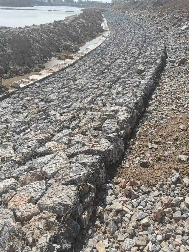 河道护岸格宾网a云南河道护岸格宾网施工.#抖音图文来了 #河 - 抖音