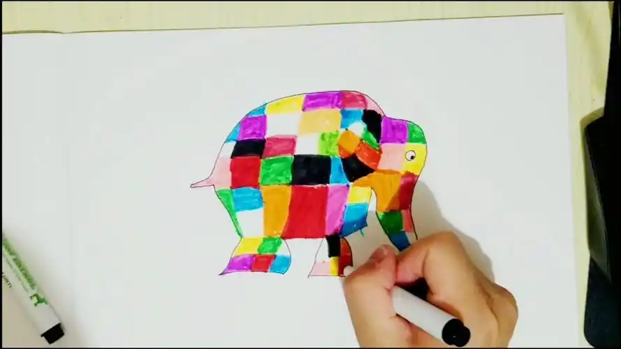 和我一起画花格子大象艾玛howtodrawelmertheelephant