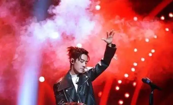 肖战官宣加盟东方卫视春晚,大年初一19点30不见不散_出圈_家人_热度