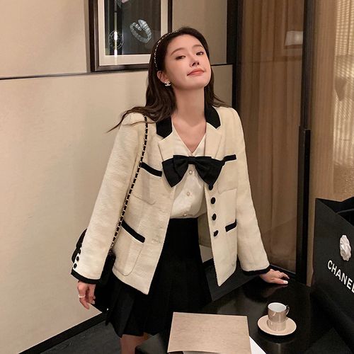 杨小卷法式复古小香风外套秋季2021年新款花呢白色短外套