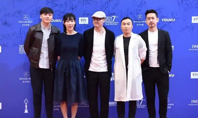 甚至董博的妻子也站出来谴责任素汐破坏了他人的家庭