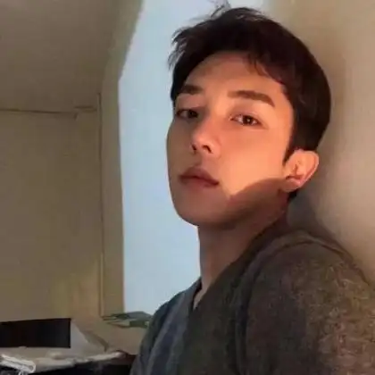 帅气正脸男生头像