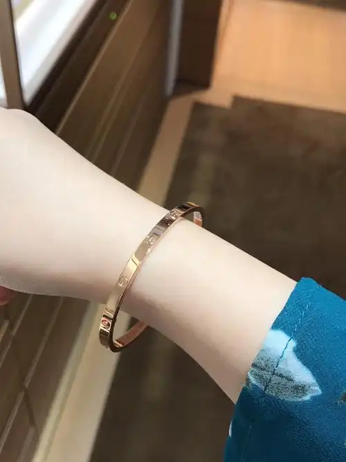17年新款细款/窄款love玫瑰金手镯 9799前不久入的_卡地亚怎么样