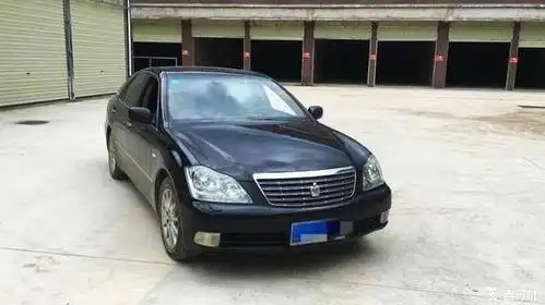 但在如今,皇冠马上就要被亚洲龙所替代,公爵王已经是天籁的高配版,不