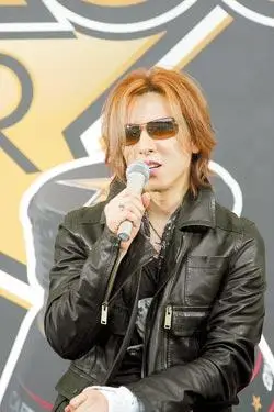 xjapan团长抵台半百新娘争嫁滨崎步避其锋芒