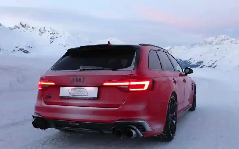 雪地试驾2019奥迪rs4advant29tv6530hp690nm