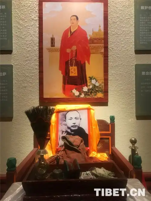 图为纪念馆内格达活佛的法像.