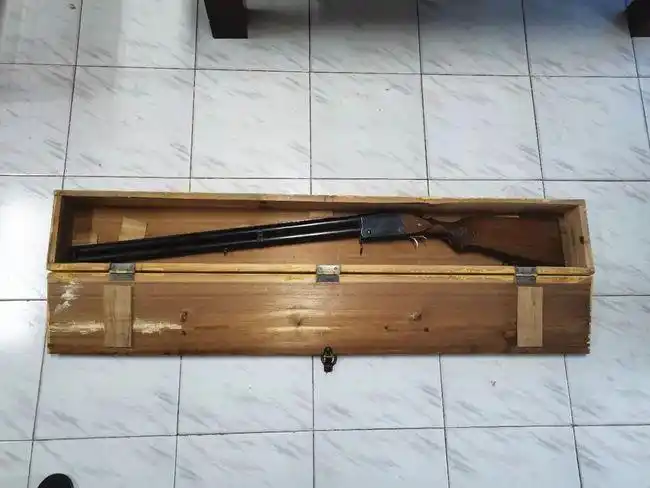 晋江一男子已故父亲留下贵重木盒还上锁打开看竟是一把完好猎枪