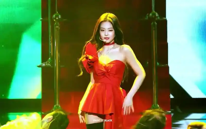 【jennie】solo红玫瑰现场