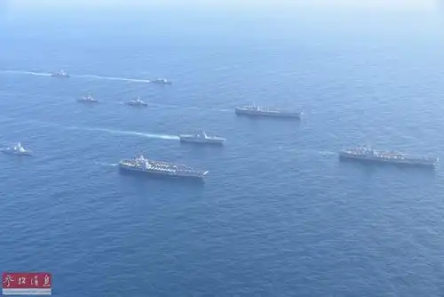 图为美日四航母编队航拍图之二.