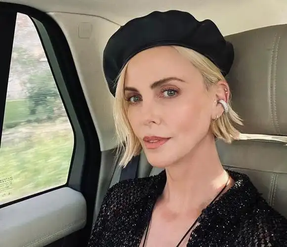 好莱坞尤物尺度太大真敢拍完全顶不住第一名多次霸榜