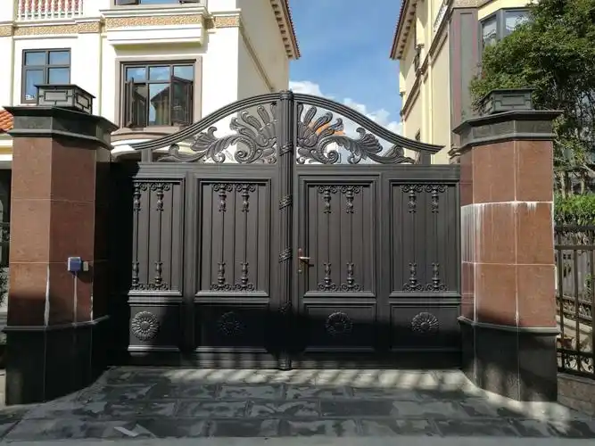 别墅庭院铸铝大门,围栏,豪华断桥窗,纯铜门展示