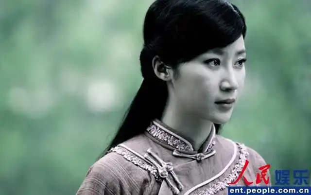 赵子惠《武工队传奇》将播 化身战地温柔军花(组图)