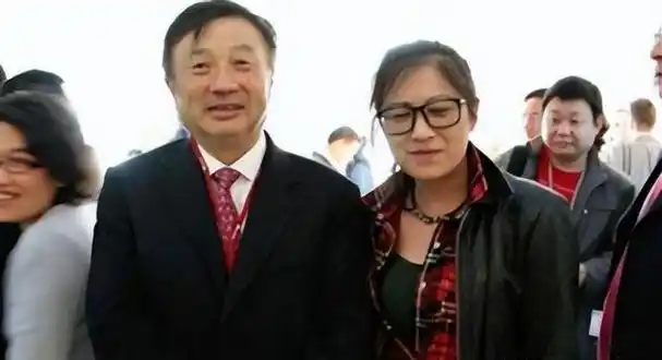 任正非和前妻罕见合影,孟军离婚后一直没有再婚,过着低调的生活