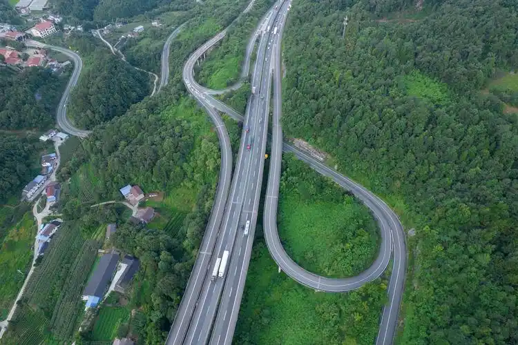 沪渝高速宜昌长阳贺家坪互通航拍