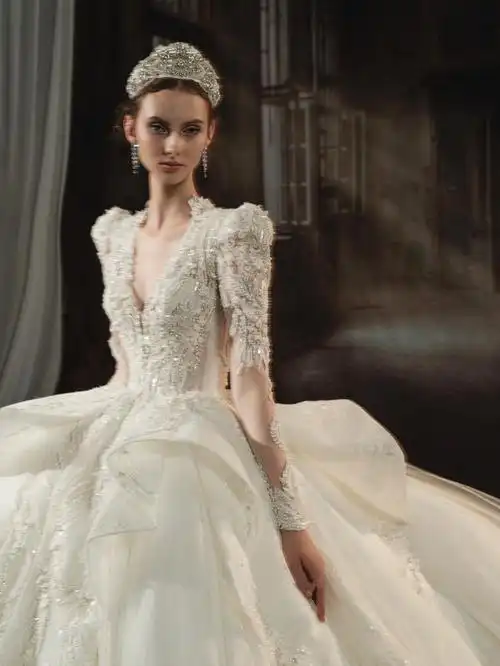 惊艳世纪的顶奢婚纱78诠释优雅高贵成都