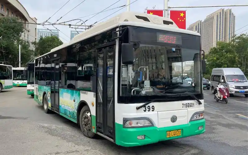 武汉公交399路15气精走行片段