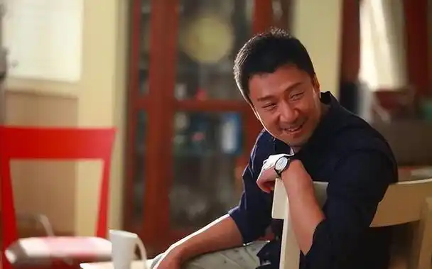 孙红雷:分手丁嘉丽20载,娶外籍佳人当爹乐,现居海外享天伦