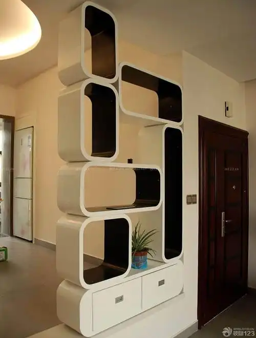 进门玄关隔断图