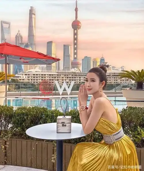 揭秘蔡欣颖的名媛之路:空姐靠离婚身家过亿,全球拥有最多爱马仕