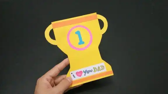 父亲节立体贺卡制作爸爸的奖杯步骤简单非常有意义手工折纸