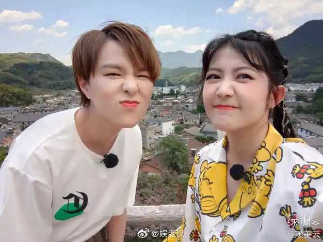 赖美云晒与sunnee合照##赖美云sunnee怼脸自拍