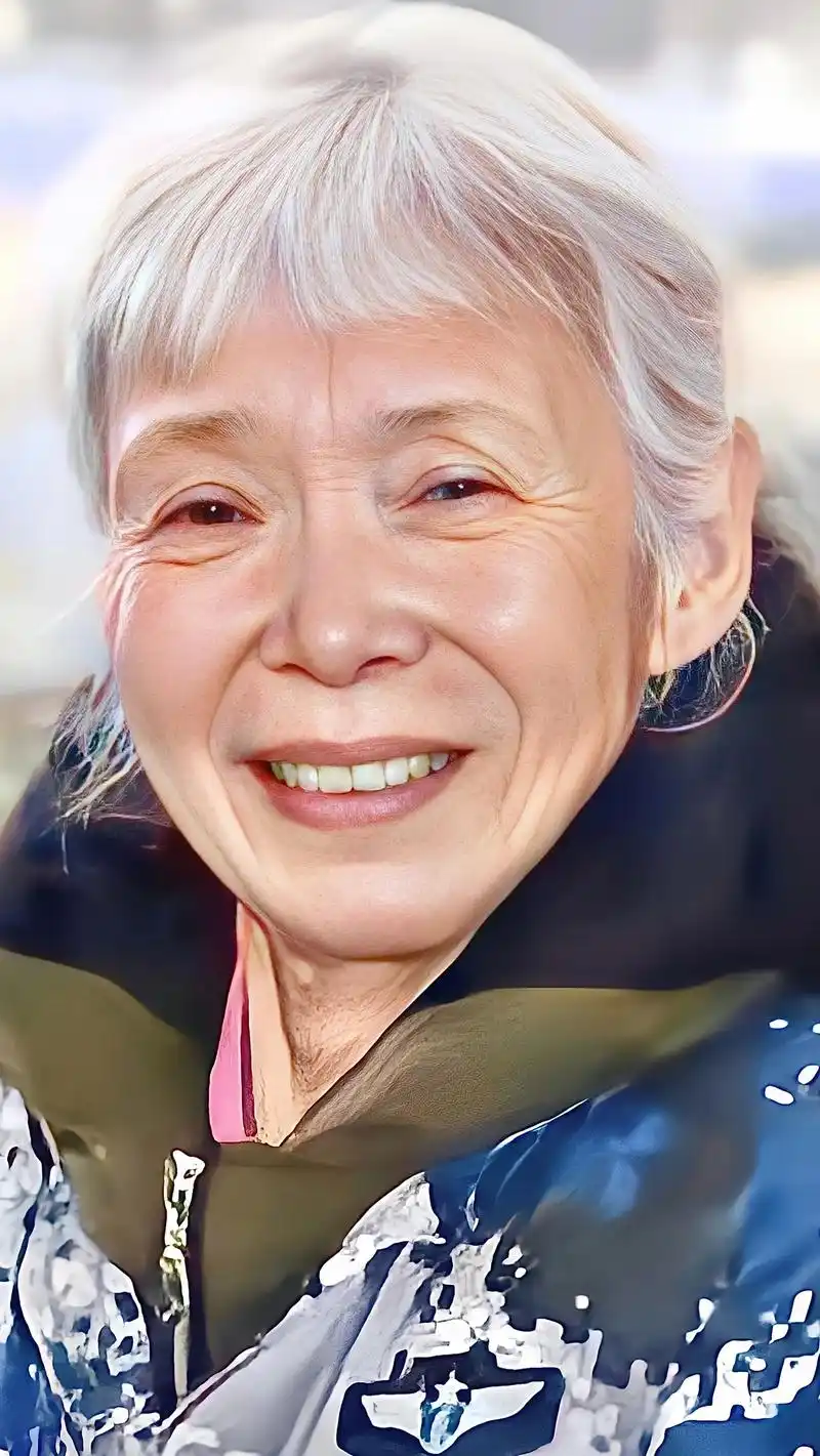 身处沟渠,心藏明月.她是贫民窟里的千万富翁,也是中国第一代女 - 抖音