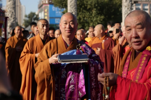 传宝法师荣膺辽阳广佑寺方丈升座庆典圆满