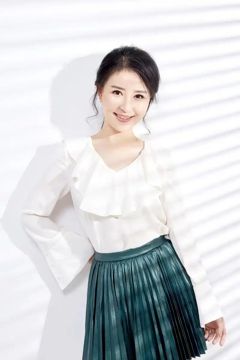 浙江电视台英语传播窗口双语主持胡婕采访札记胸怀包容开放浙里魅力无