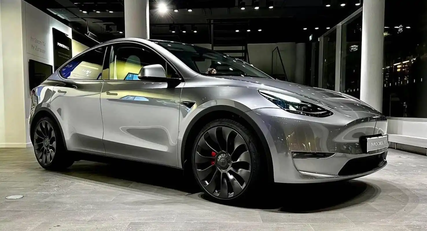 水银色特斯拉model y实车亮相:选装价超两万元 - 维科号