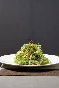 丁香鱼拌苦菊图片