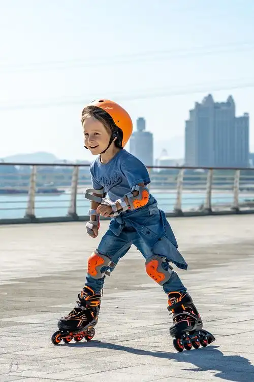 2pm品牌轮滑鞋 roller skating 外景拍摄