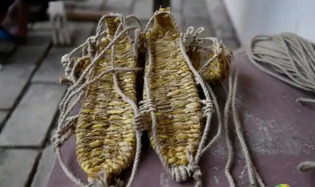 江西赣州七旬老人忆父辈打草鞋送红军