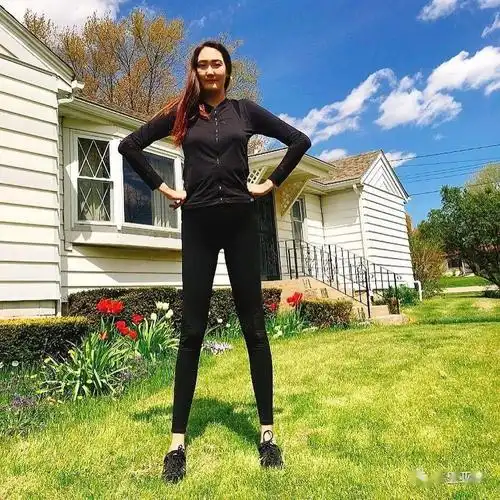 29岁蒙古姑娘拥有世界第二大长腿