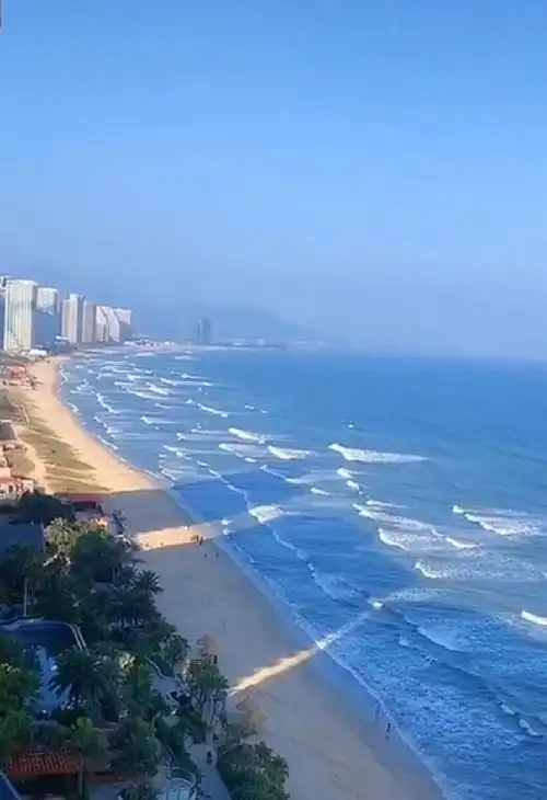 广东惠州双月湾沙滩