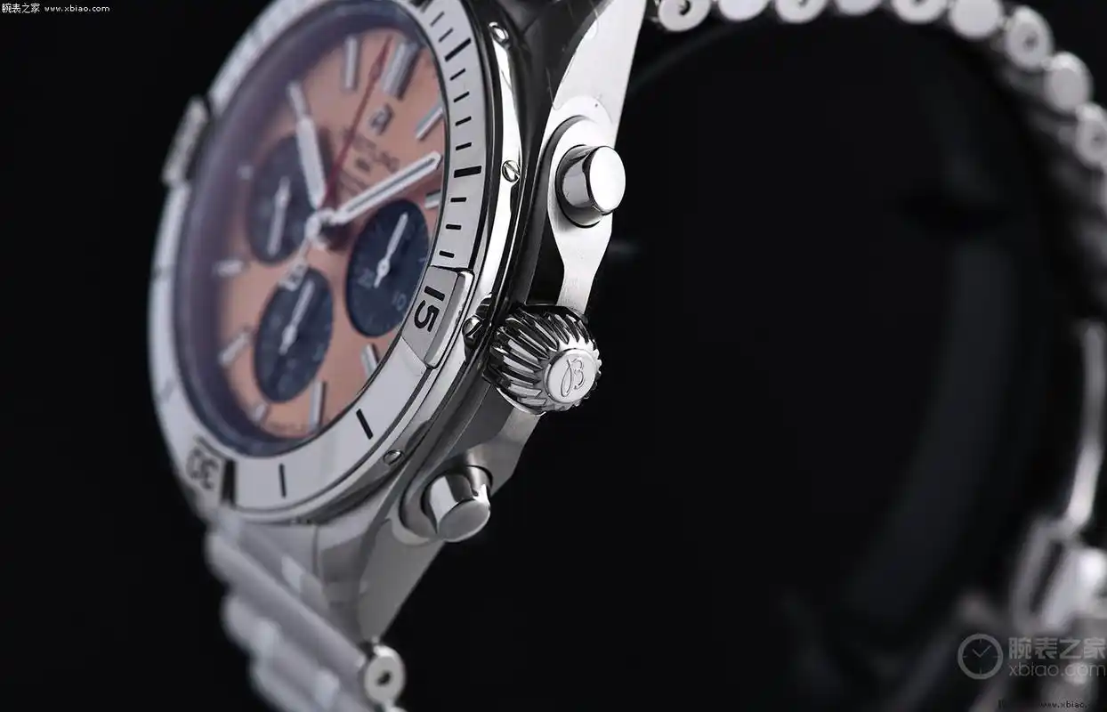 1mm,总重没有手表表带的情形下为180克.