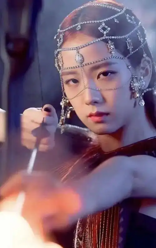 jisoo,金智秀 团内门面,在颜值方面似乎是唯一没有争议的一个.