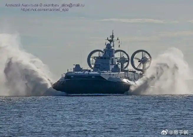 的海舰队770"埃文尼·科切什科夫"号大型气垫登陆艇,12322型野牛级