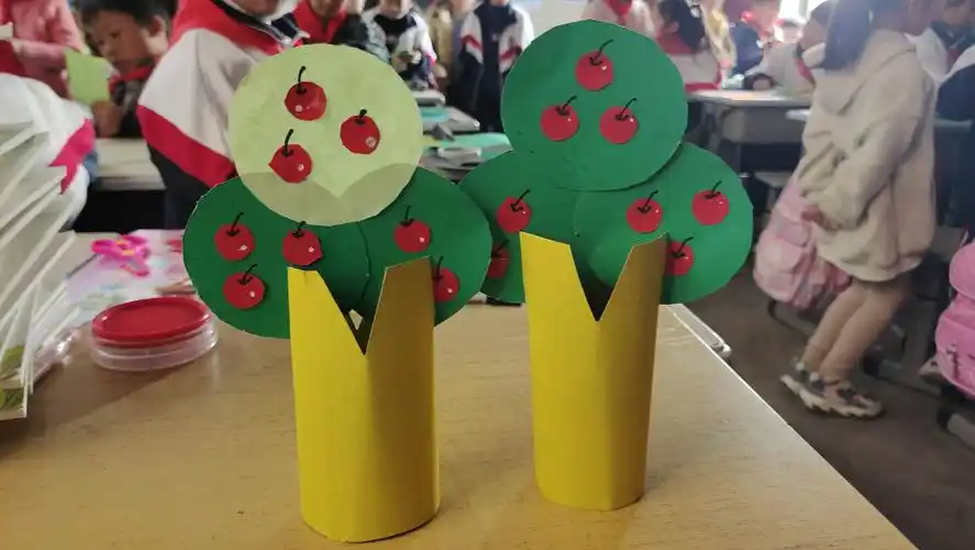 爱绿护绿 创意植树节手工作品——伦掌镇西何坟小学三年级创意手工