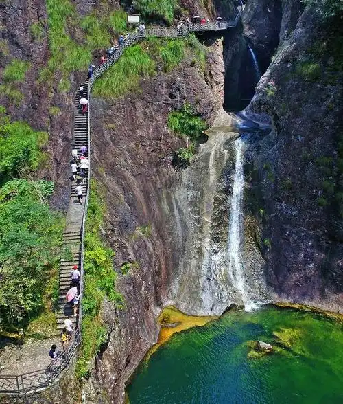 是温州首批十大避暑胜地之一,也是苍南标志性景点