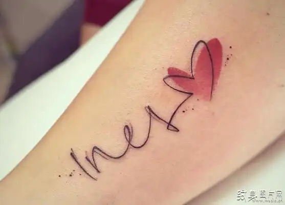 经典爱心纹身小图案那些令人怦然心动的设计2