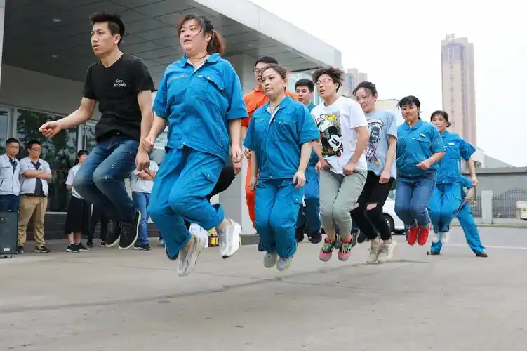 ysm公司第九届多人跳绳比赛